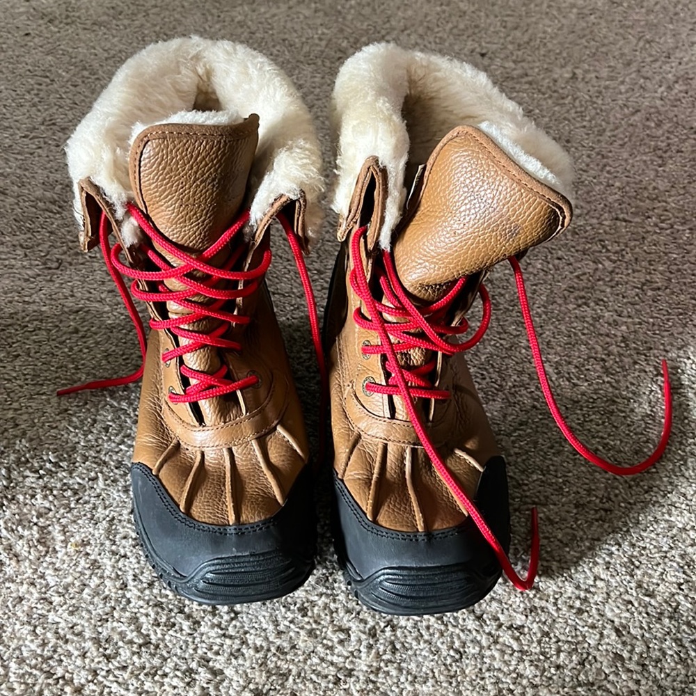 UGG Fleece Lined Leather Snowboots